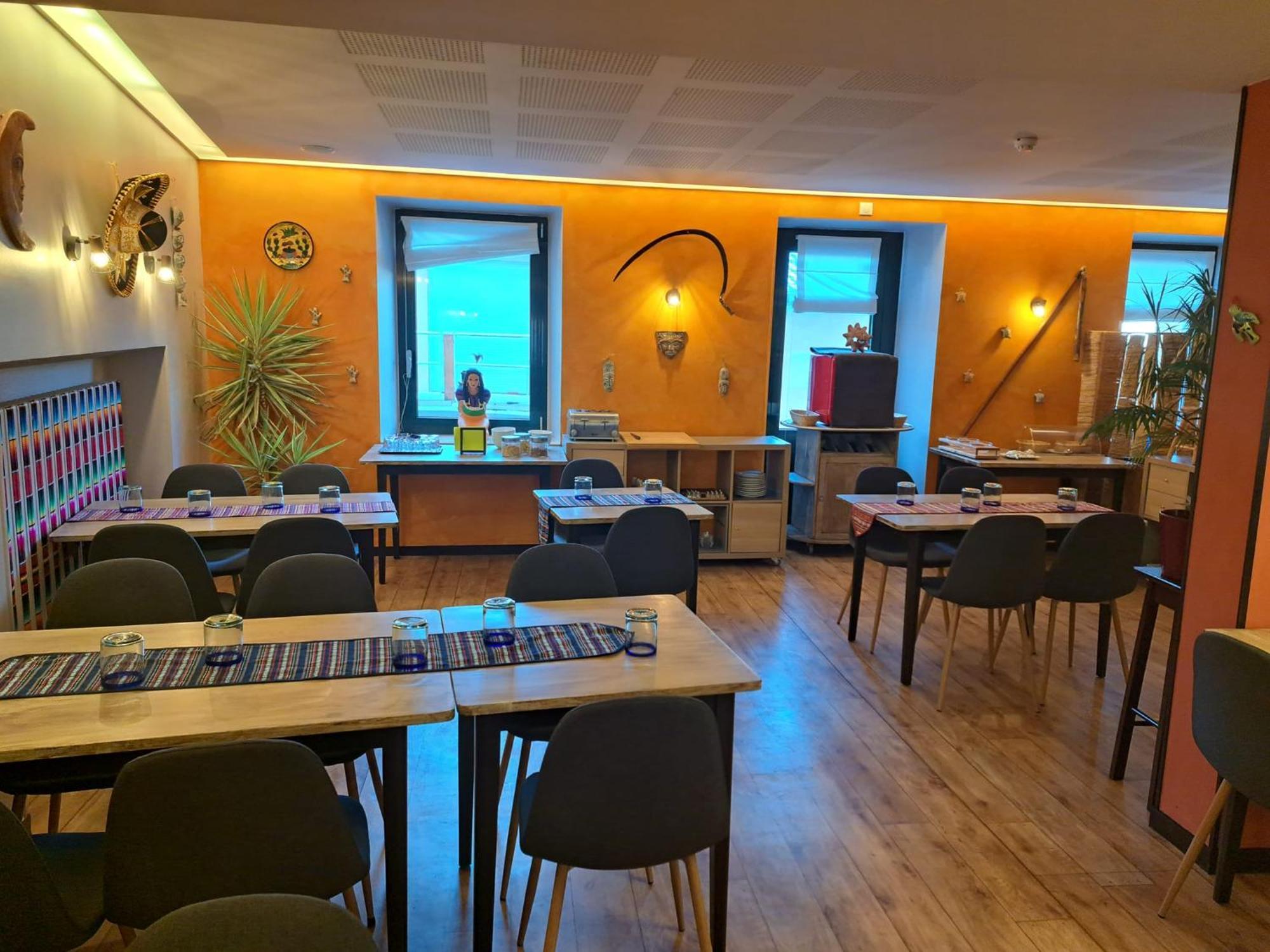 Le Barriol Hotel Saint-Julien-Chapteuil Екстериор снимка