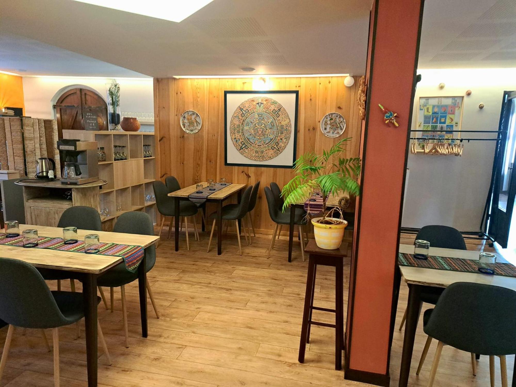 Le Barriol Hotel Saint-Julien-Chapteuil Екстериор снимка