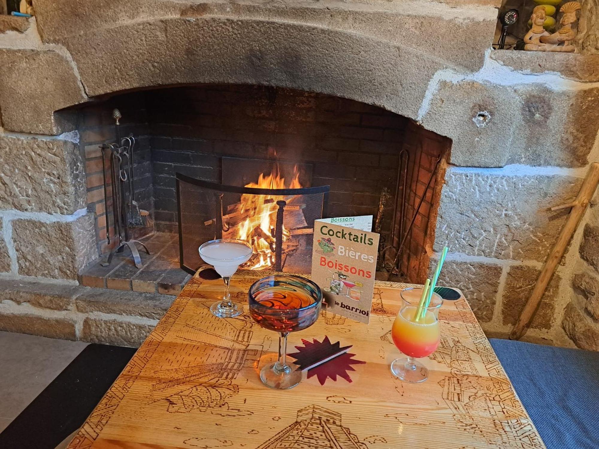 Le Barriol Hotel Saint-Julien-Chapteuil Екстериор снимка