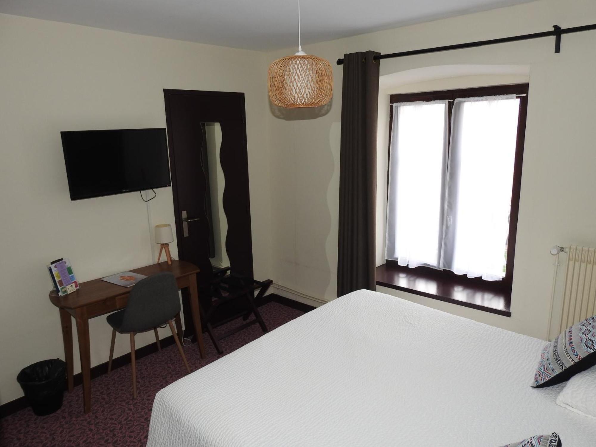 Le Barriol Hotel Saint-Julien-Chapteuil Екстериор снимка