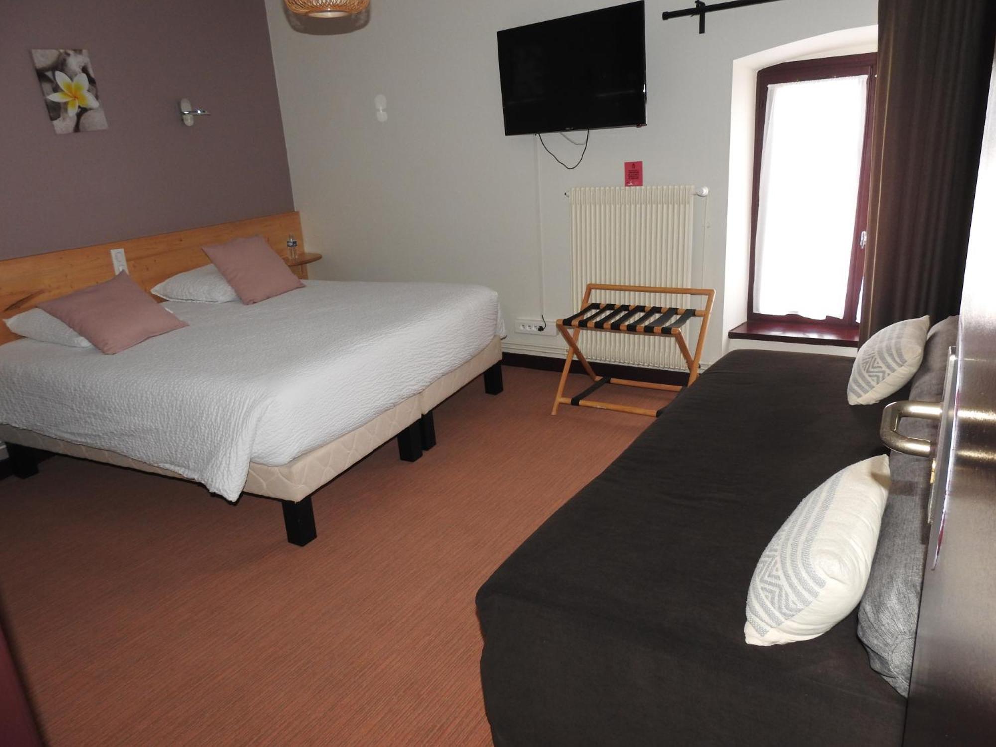 Le Barriol Hotel Saint-Julien-Chapteuil Екстериор снимка