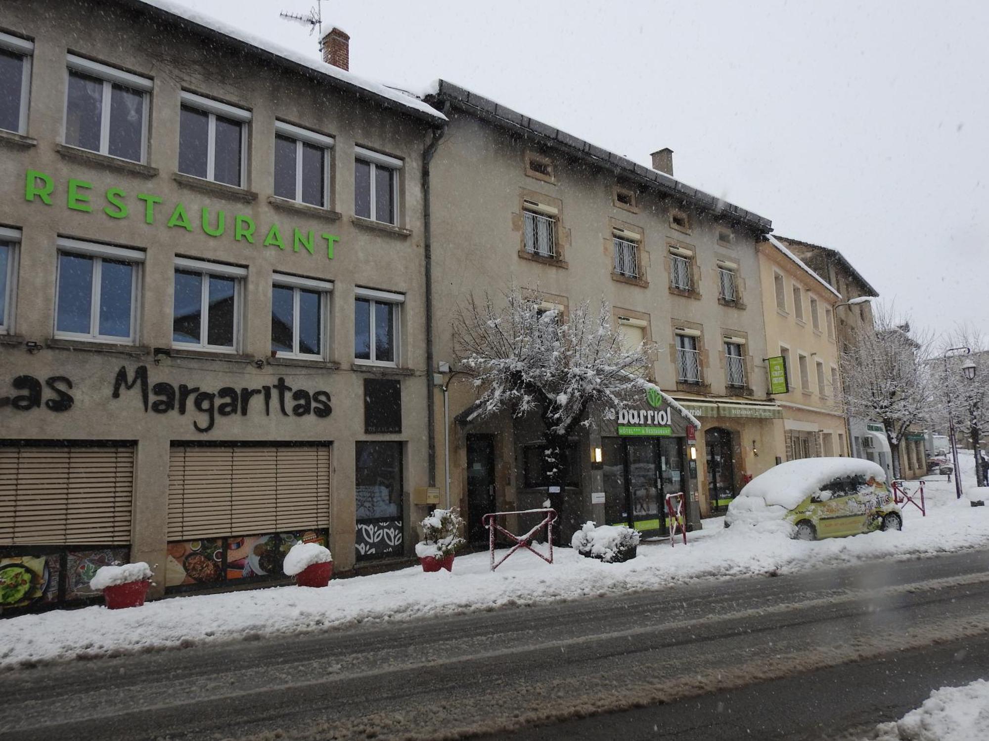Le Barriol Hotel Saint-Julien-Chapteuil Екстериор снимка