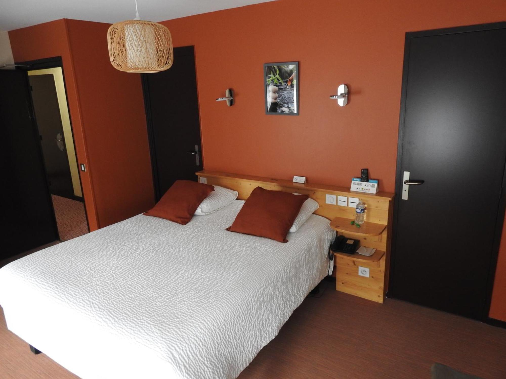 Le Barriol Hotel Saint-Julien-Chapteuil Екстериор снимка