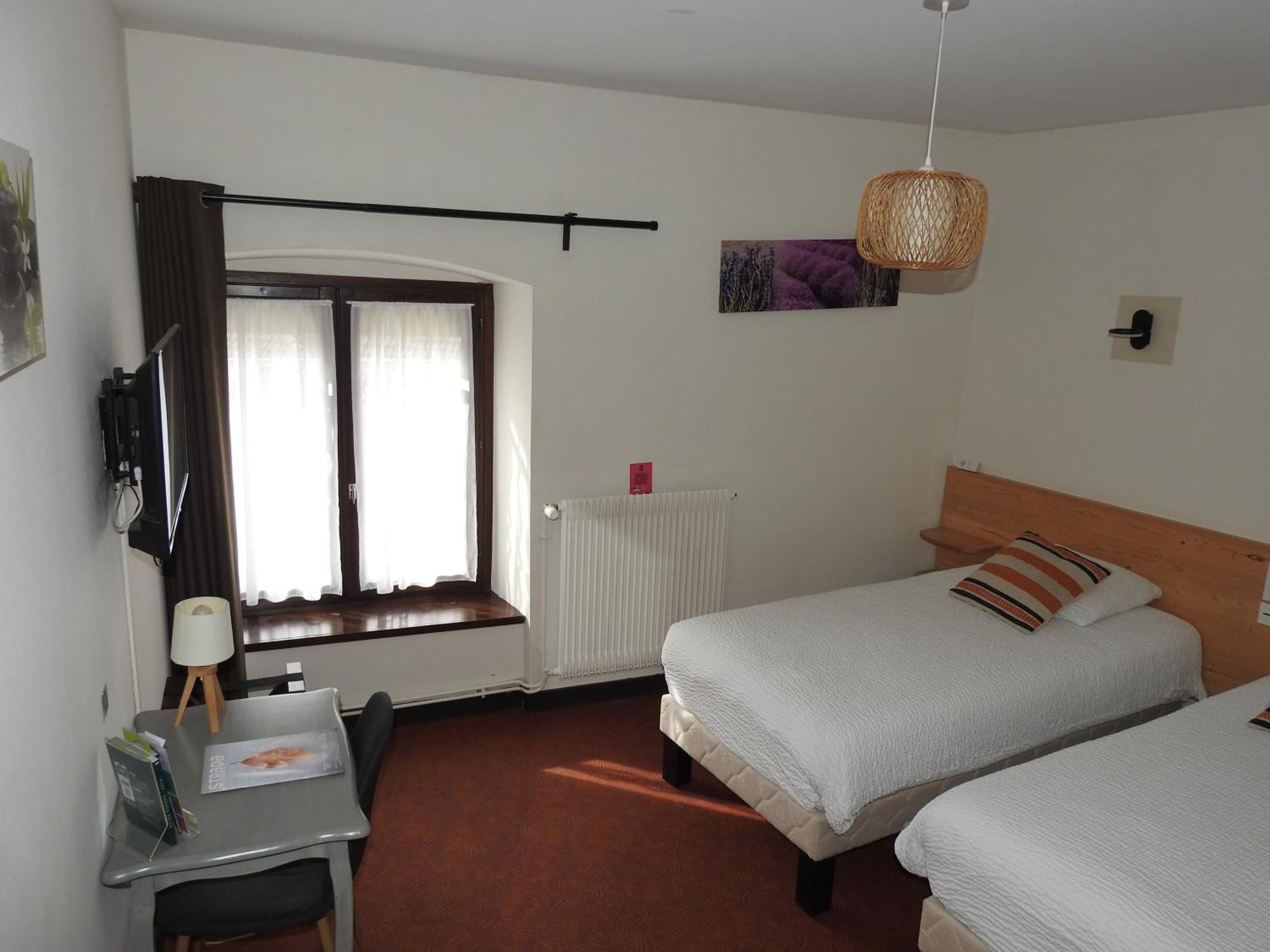 Le Barriol Hotel Saint-Julien-Chapteuil Екстериор снимка