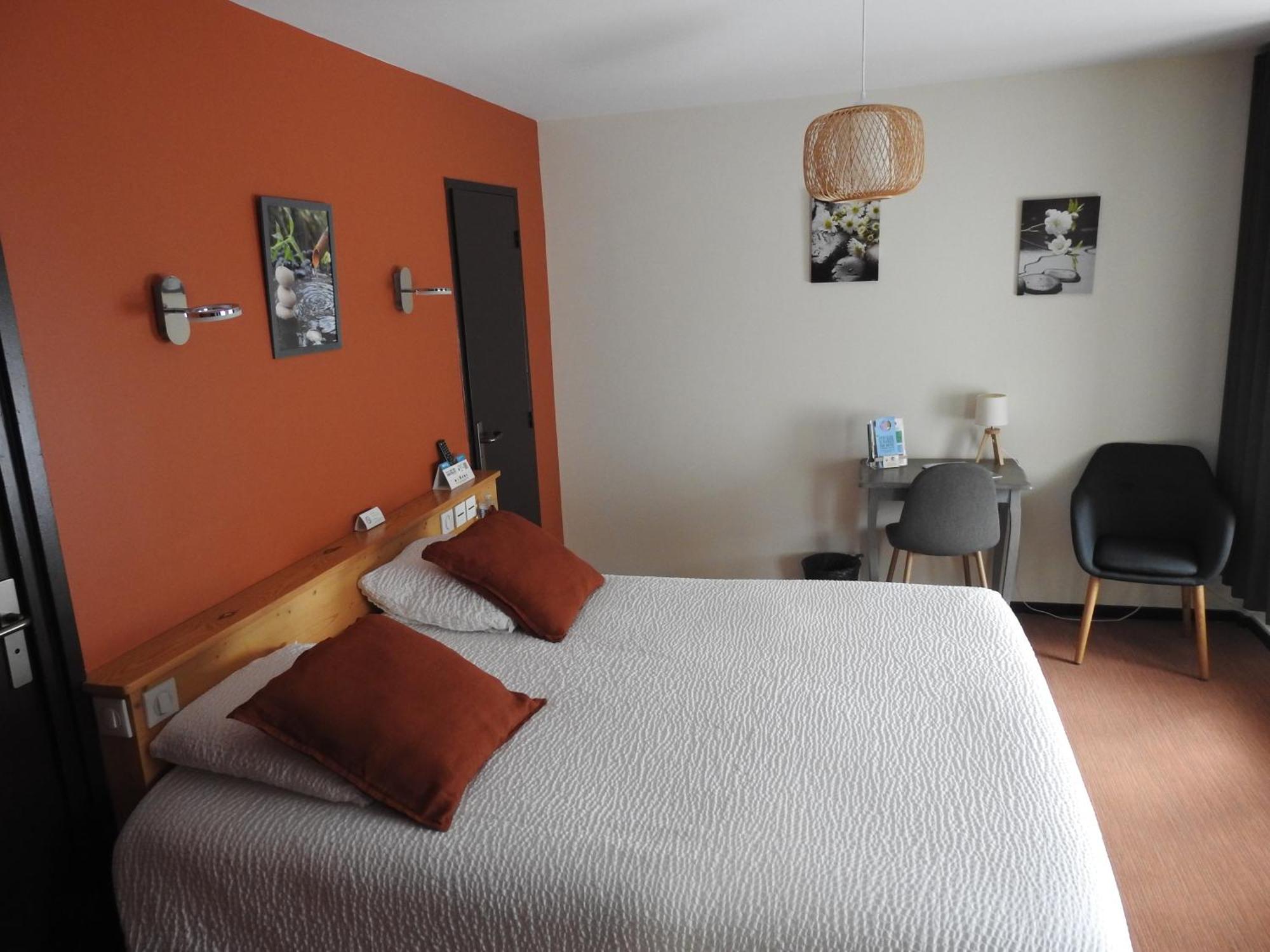 Le Barriol Hotel Saint-Julien-Chapteuil Екстериор снимка