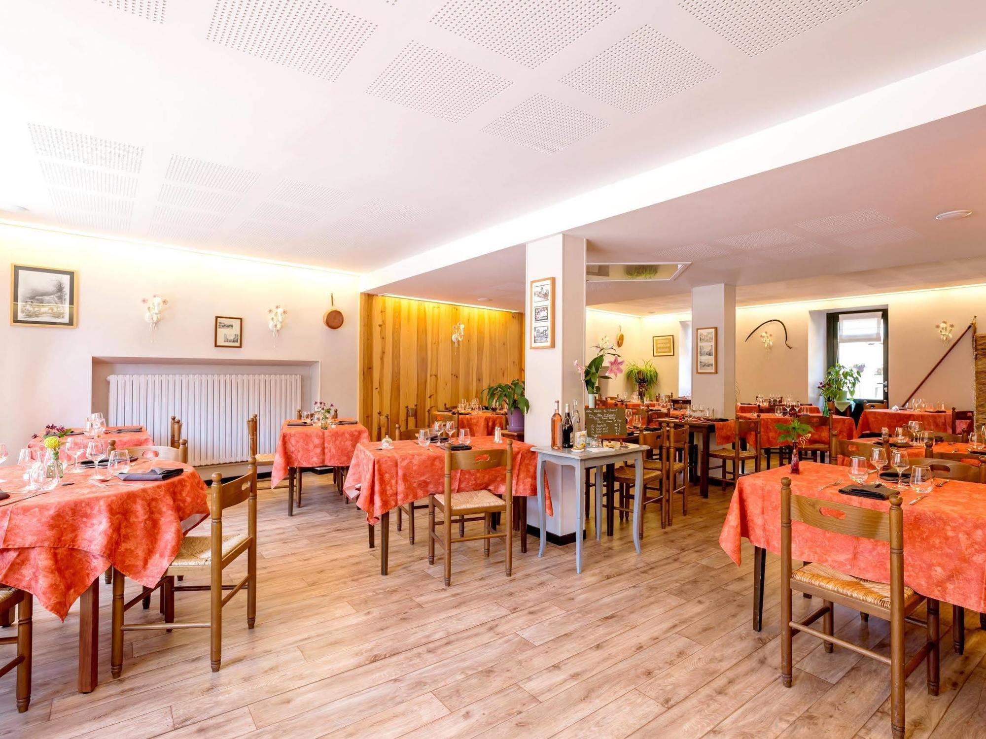 Le Barriol Hotel Saint-Julien-Chapteuil Екстериор снимка