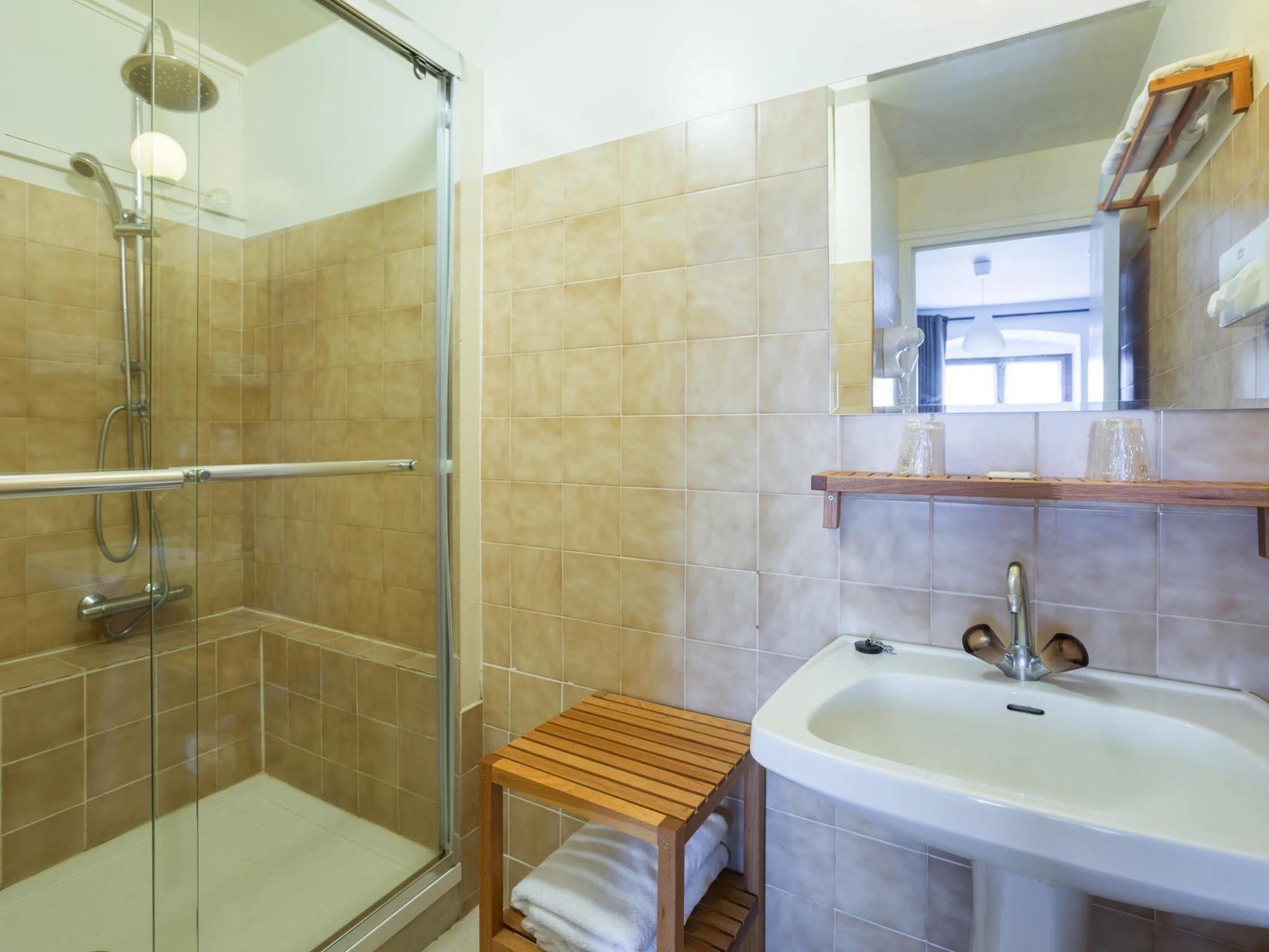 Le Barriol Hotel Saint-Julien-Chapteuil Екстериор снимка