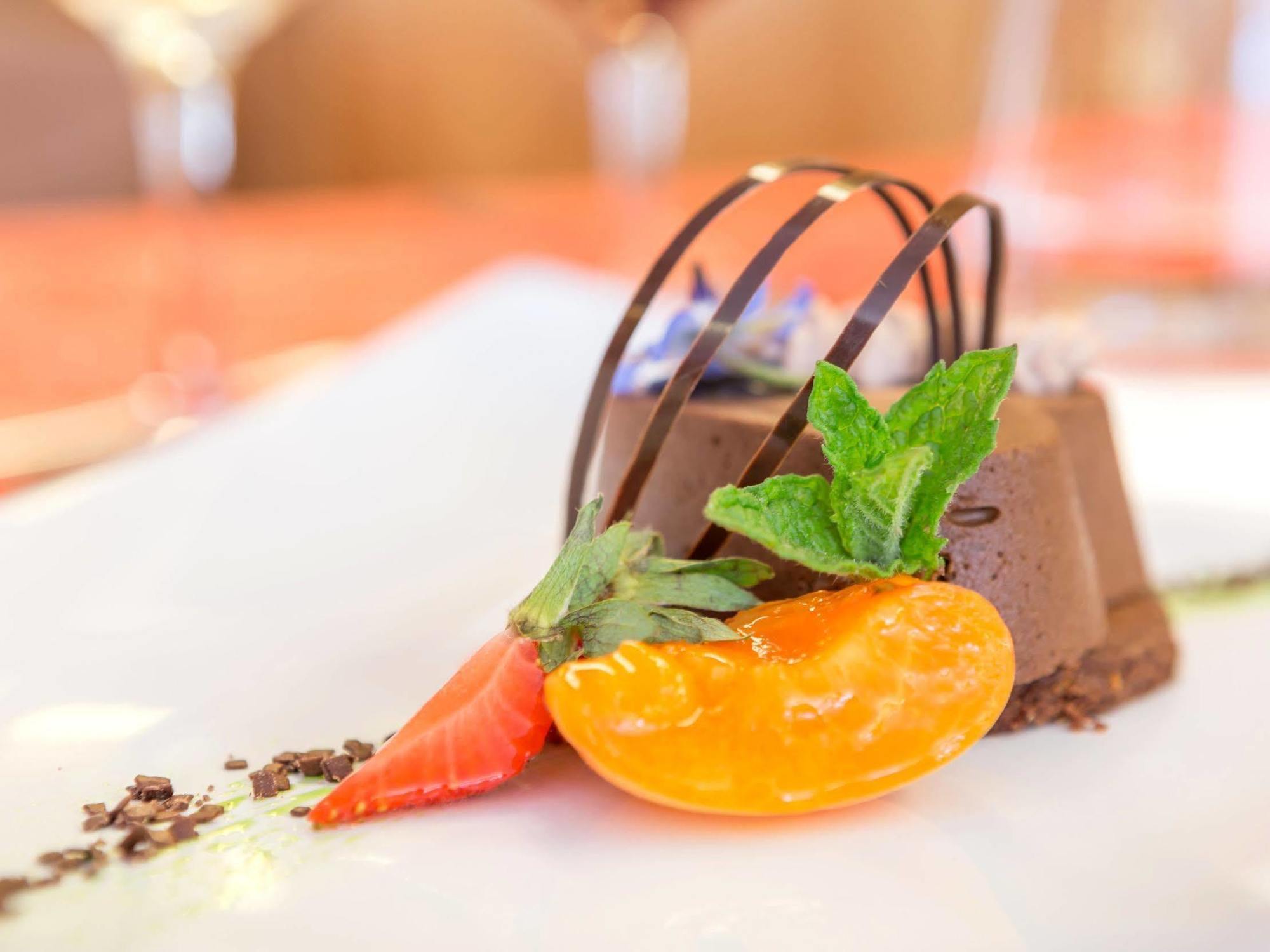 Le Barriol Hotel Saint-Julien-Chapteuil Екстериор снимка