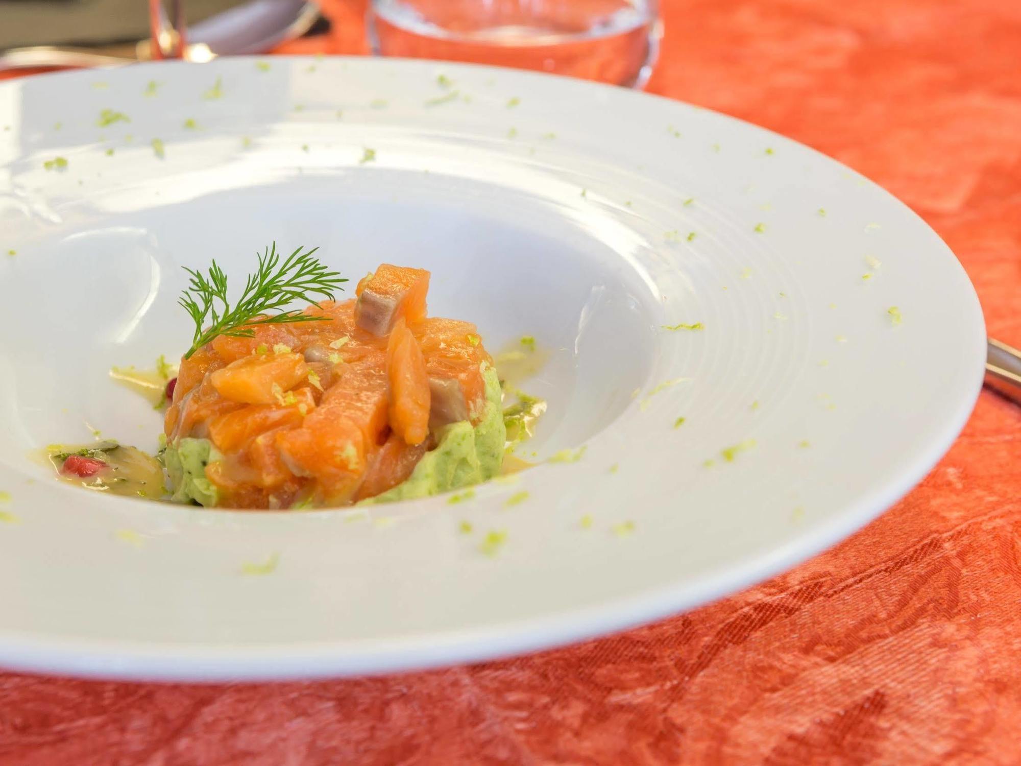 Le Barriol Hotel Saint-Julien-Chapteuil Екстериор снимка