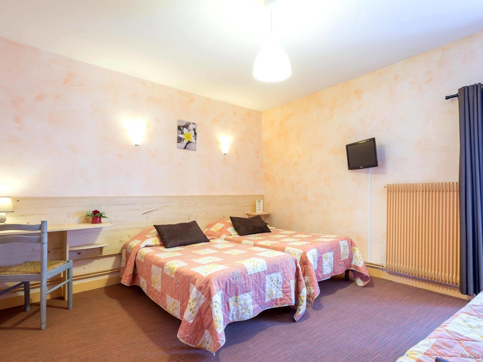 Le Barriol Hotel Saint-Julien-Chapteuil Екстериор снимка